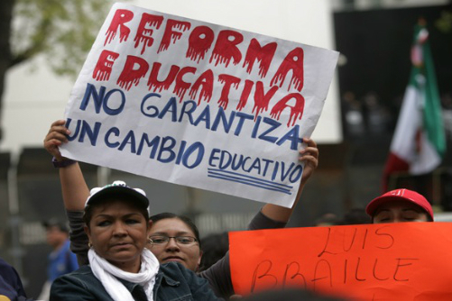 Reforma educativa en México enfoca evaluación docente y genera conflicto entre el gobierno nacional y el magisterio